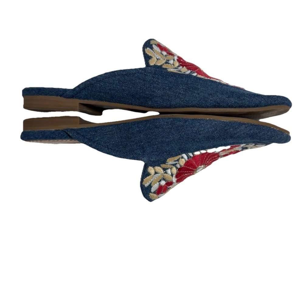 Dolce by Mojo Moxy Denim Floral Embroidered Mules Slides Flats Blue Red 7.5M Art - Picture 8 of 12
